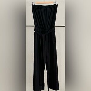 Wide leg strapless jumpsuit with front pockets